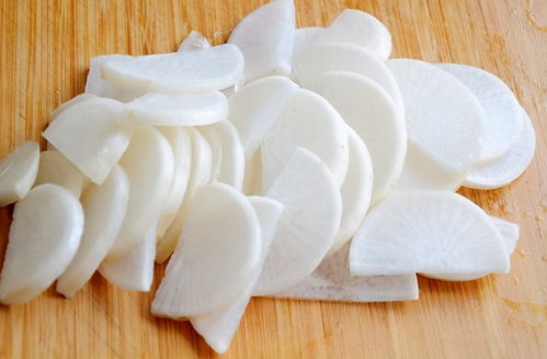 橘子皮扔掉太可惜了,冬天用水一煮,原來作用這么強,拿錢都難買