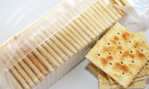 高血壓禍根不止是鹽,醫(yī)生 4種食物要少吃,多吃1口,血管堵1分