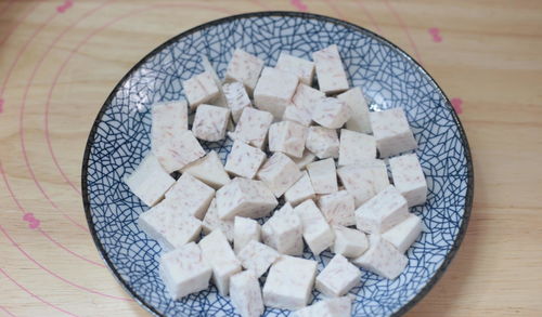 天冷最饞此道菜，蒸一蒸就好，美味營(yíng)養(yǎng)高，滋補(bǔ)強(qiáng)身，全身熱乎乎——腌制鹽蒸美味